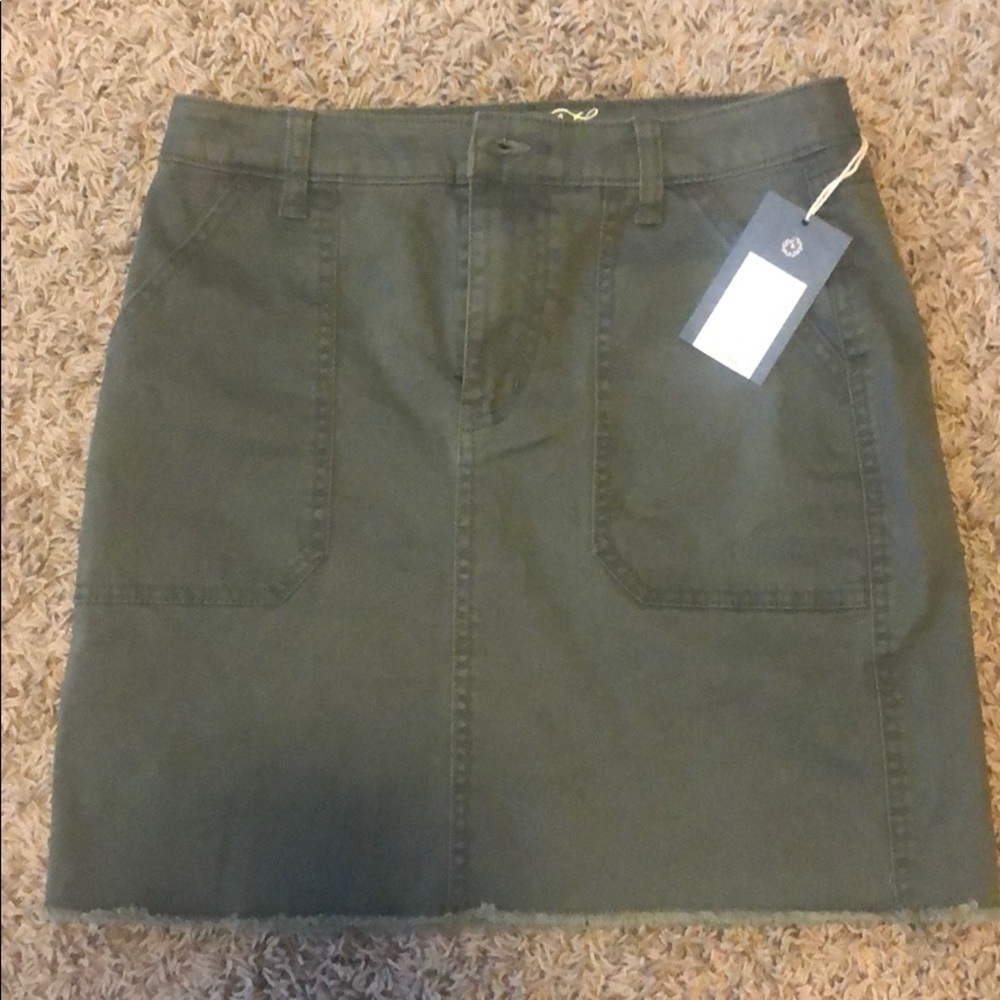 Universal Thread Hunter Green Skirt